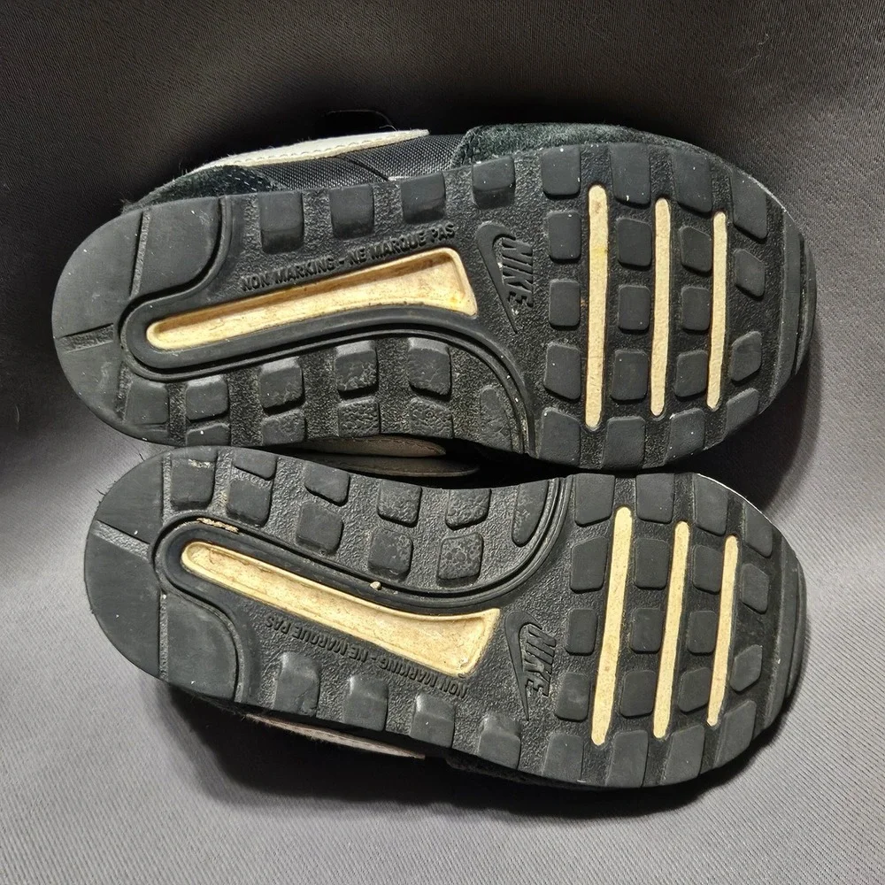 Nike MD Runner‎ Valiant Toddler size 7 Sneakers Black White Kids Shoes preppy